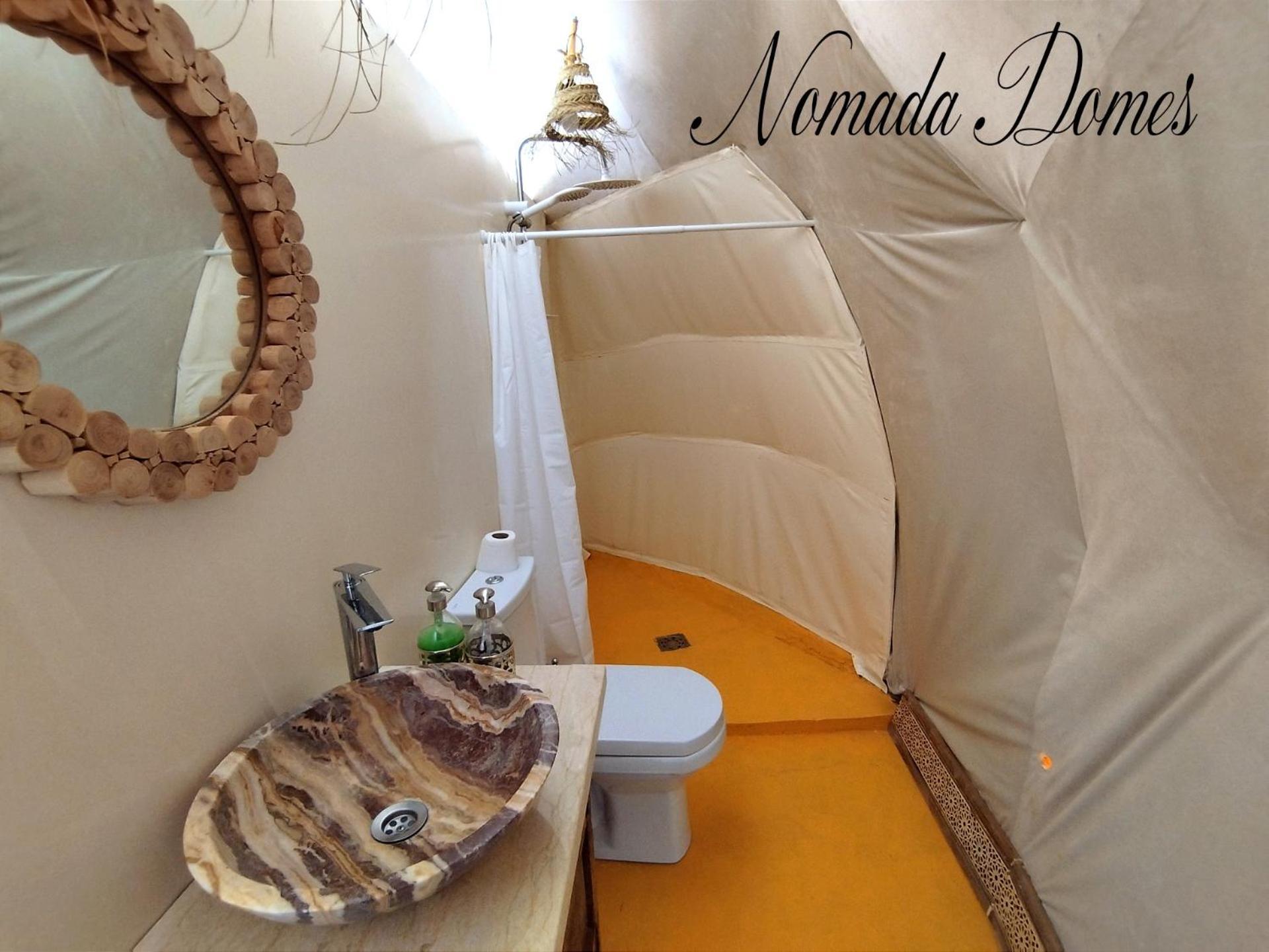 Nomada Domes Camp With Airco Hotel เมอร์ซูกา ภายนอก รูปภาพ